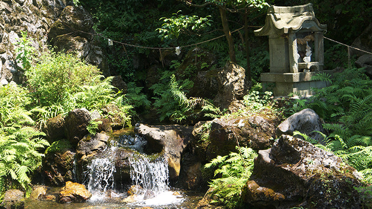 泉神社湧水