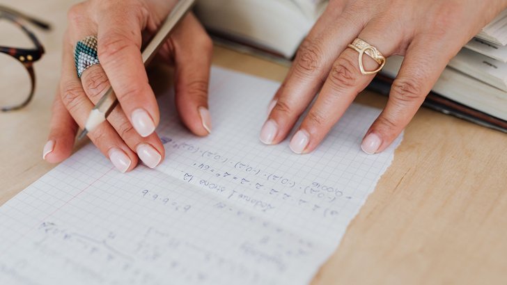 数字を書き出して計算しているところ