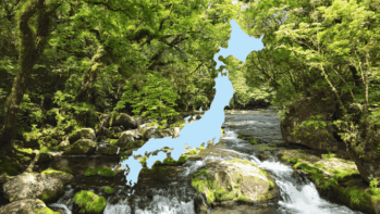名水百選選抜総選挙の結果と10年後の今（菊池渓谷の写真に日本列島の輪郭を重ねたアイキャッチ）