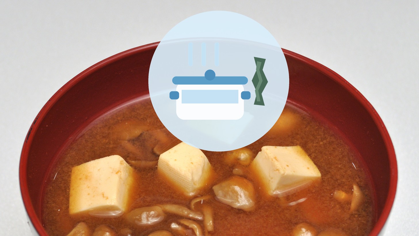 鍋と昆布のアイコン。背景は赤い漆器のおわんに入った、豆腐となめこの赤だしのみそ汁